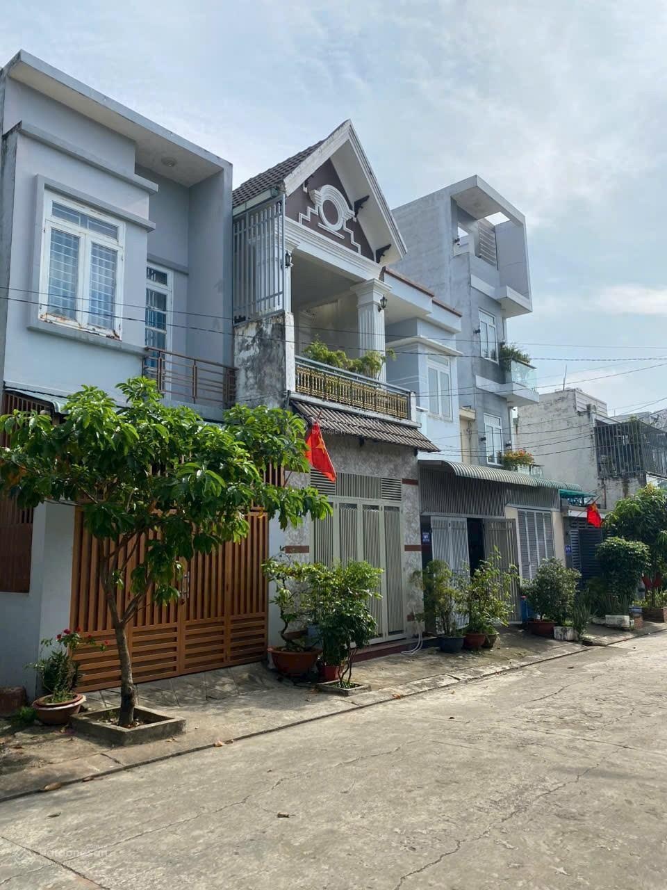 Nhà mặt tiền đường Bình Chuẩn 61 ô tô 17m ngang 8,9m 177m2 thổ cư