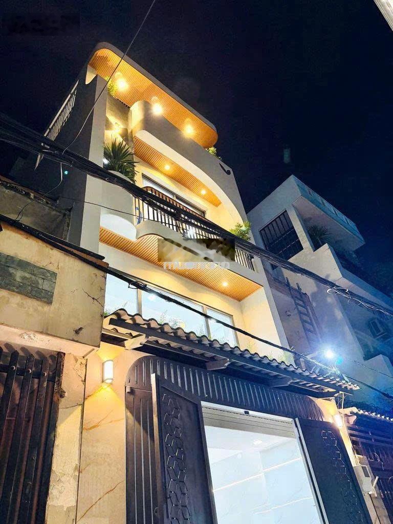 Nhà riêng 6PN, 7WC, 3 tầng tại Bùi Quang Là, Gò Vấp, 8,9 tỷ, 70m2 giá tốt