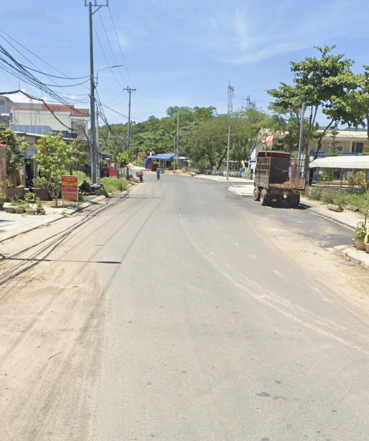 Đất mặt tiền đường DH2 gần chợ Xuân Phú Đường rộng 10m5, khu dân cư đông đúc Dt 200m2 ngang 7m