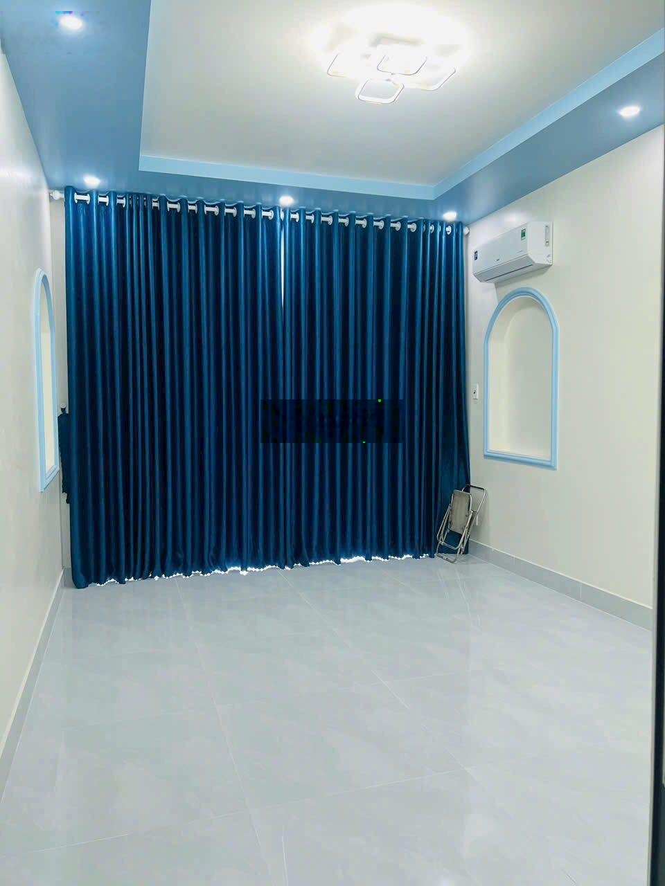 Cho thuê nhà mặt tiền 745 Lạc Long Quân, P. 10, Q. Tân Bình, HCM