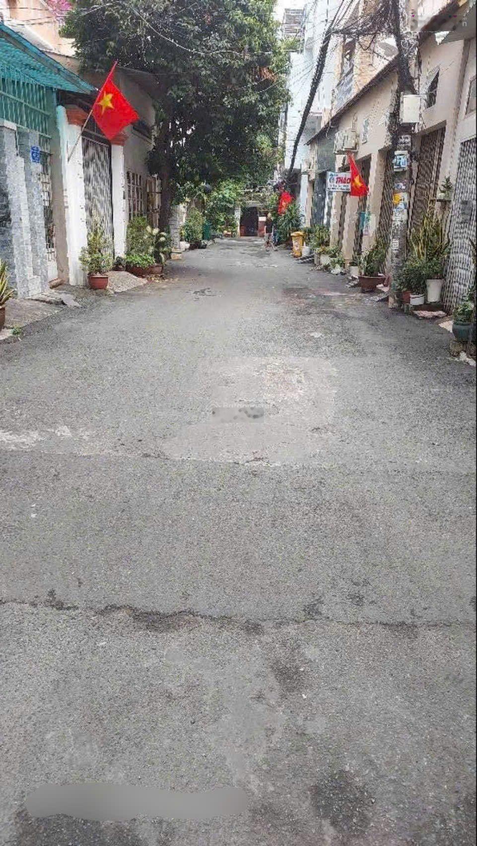 Hẻm ô tô lò gốm, sát hậu giang, 70m2, 5.5x13m, hơn 6 tỷ