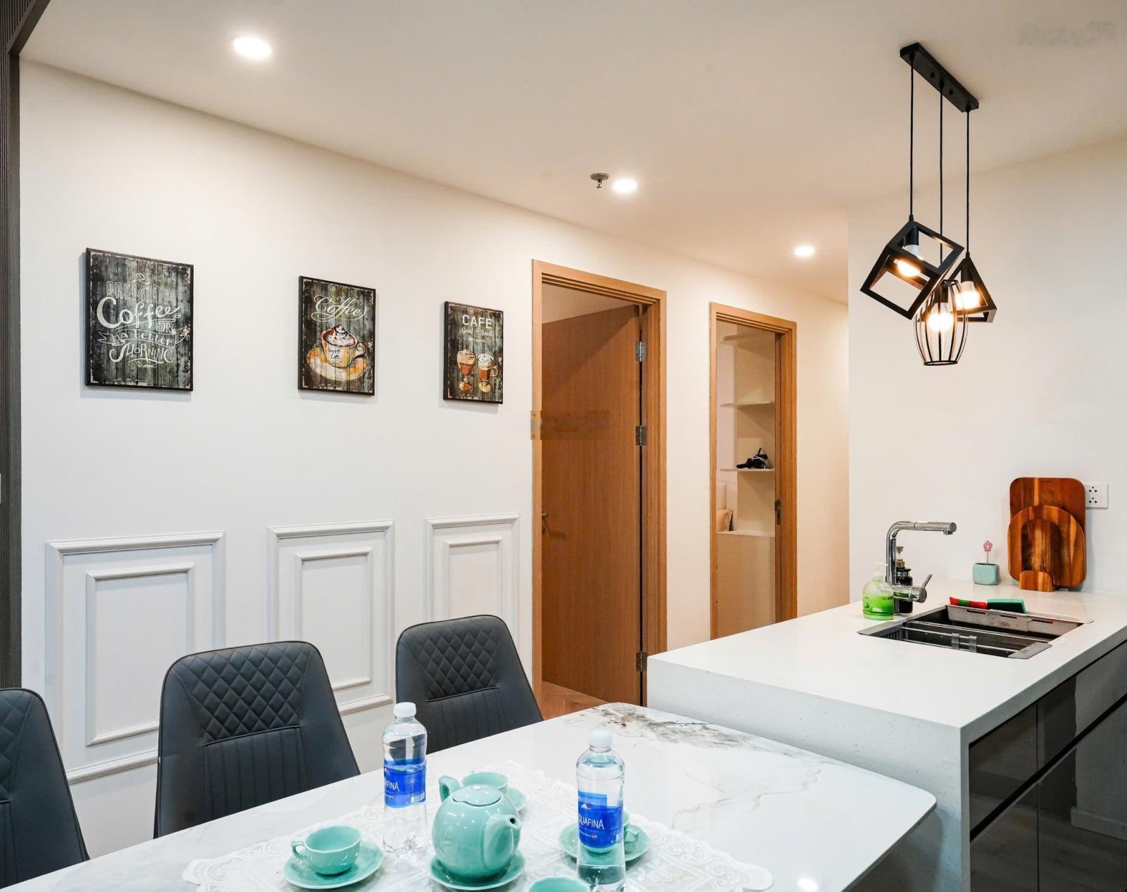 Cần cho thuê gấp căn hộ Kingston Residence. DT: 60m2, 2PN, 1WC. Giá 15tr/th. LH: 0365695623