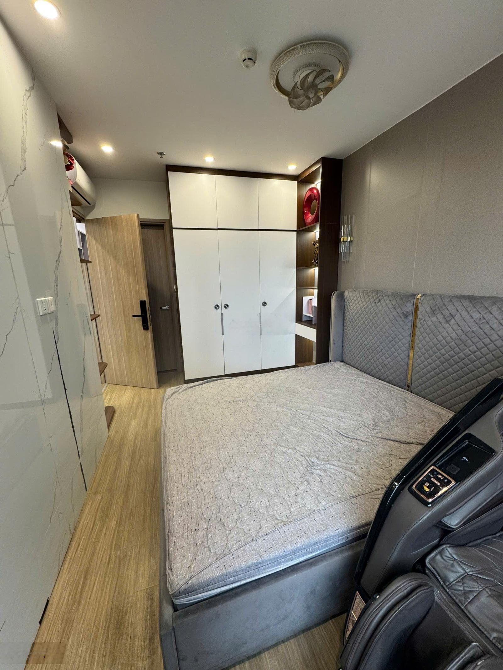 Bán căn góc 3 phòng ngủ sa2 vinhomes smart city tầng thấp đẹp full nội thất sổ đỏ lâu dài