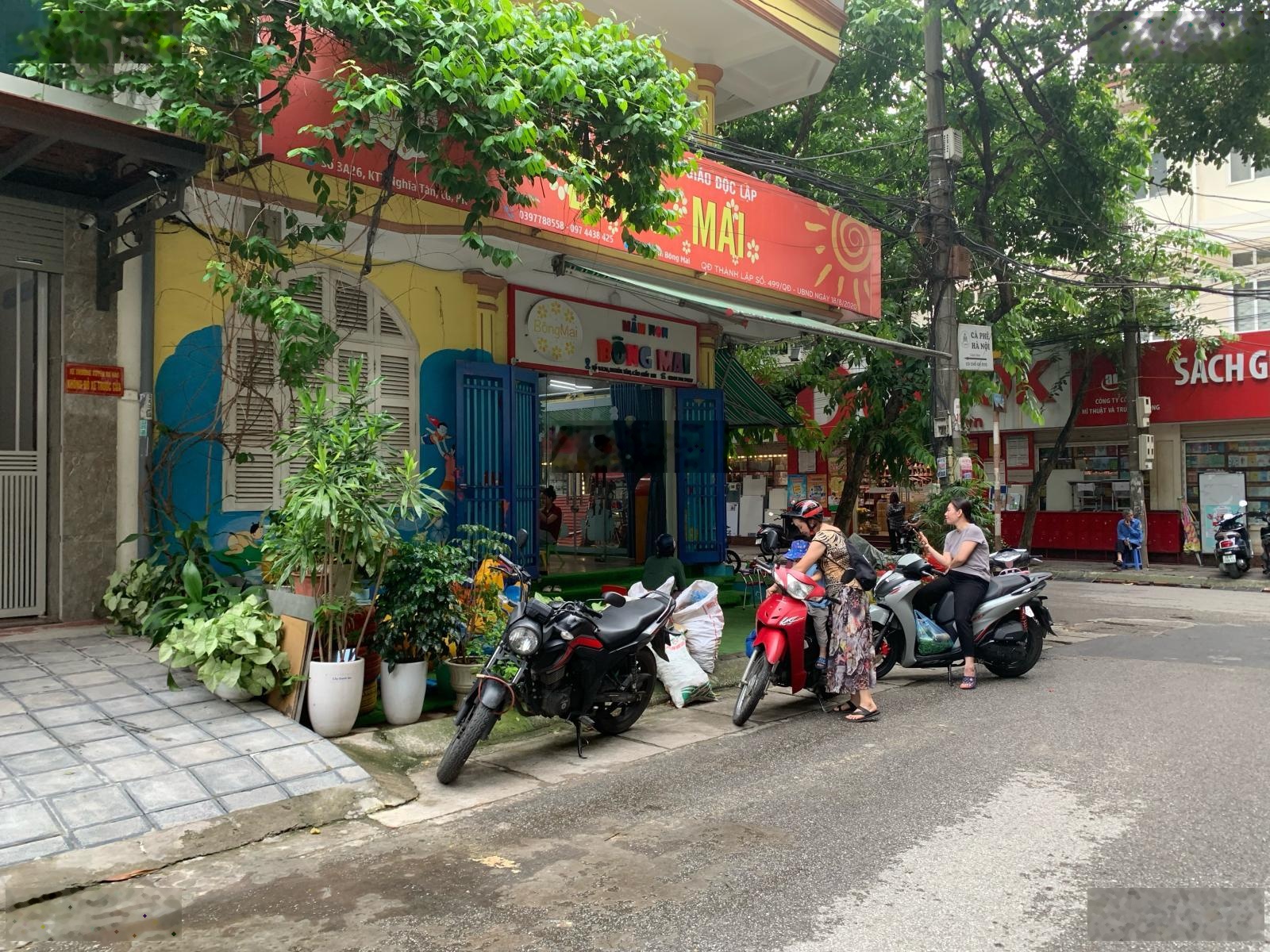 Bán tập thể nghĩa tân tầng 1 DT 80m2 hai mặt tiền mỗi mặt 8m KD tốt Giá 7 tỷ