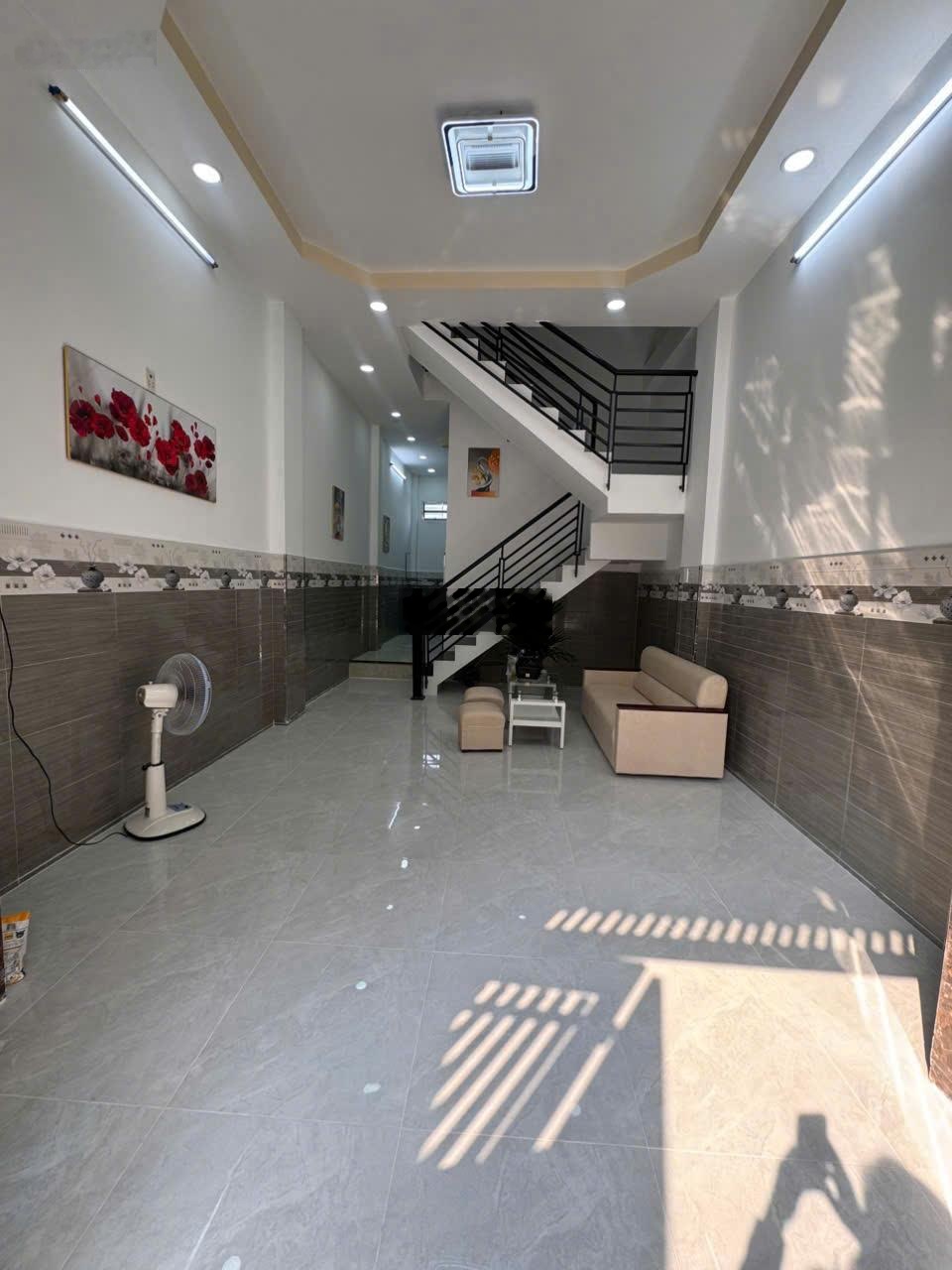 Nhà đẹp đón tết đường Lê Đình Cẩn, p. Bình Trị Đông A, Bình Tân, hẻm xe tải 6m, cách Aeon chỉ 500m