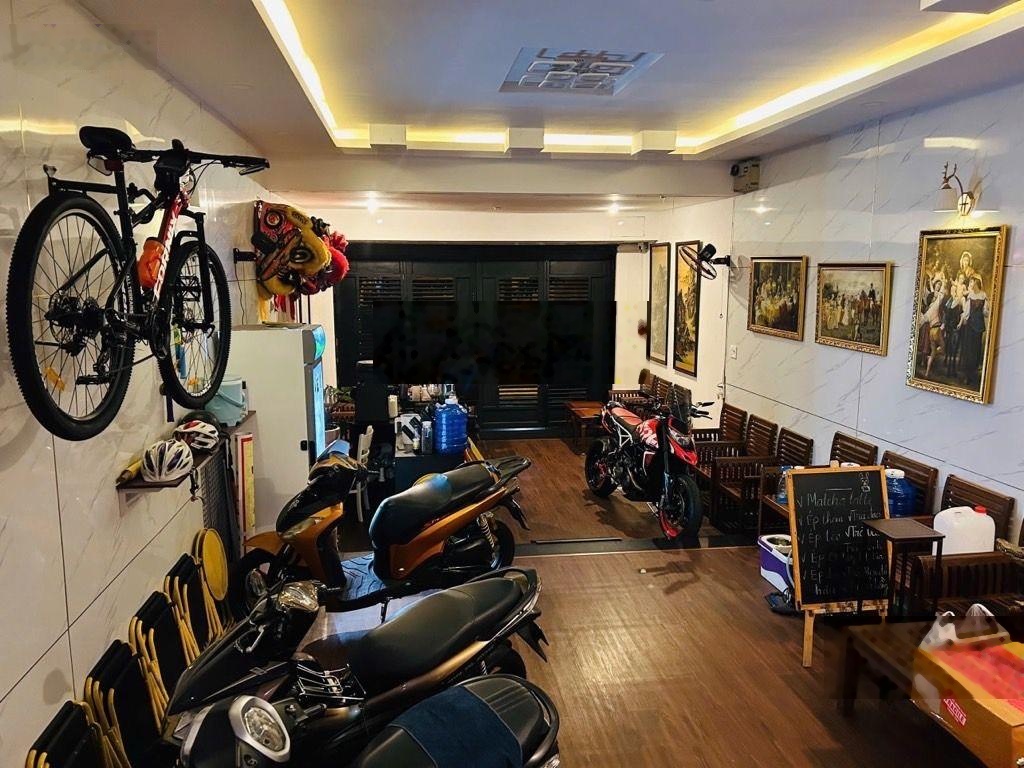 Mặt tiền đường ngay aeon mall tên lửa - 4 tầng 5x20m - vị trí vip kinh doanh đa ngành - đón tết