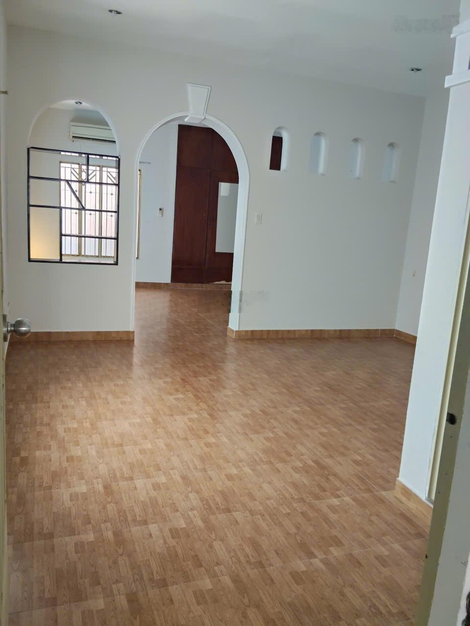 Bán nhà Hùng Vương, Lộc Thọ, Nha Trang, cách biển 100m2 6PN tiện kinh doanh du lịch