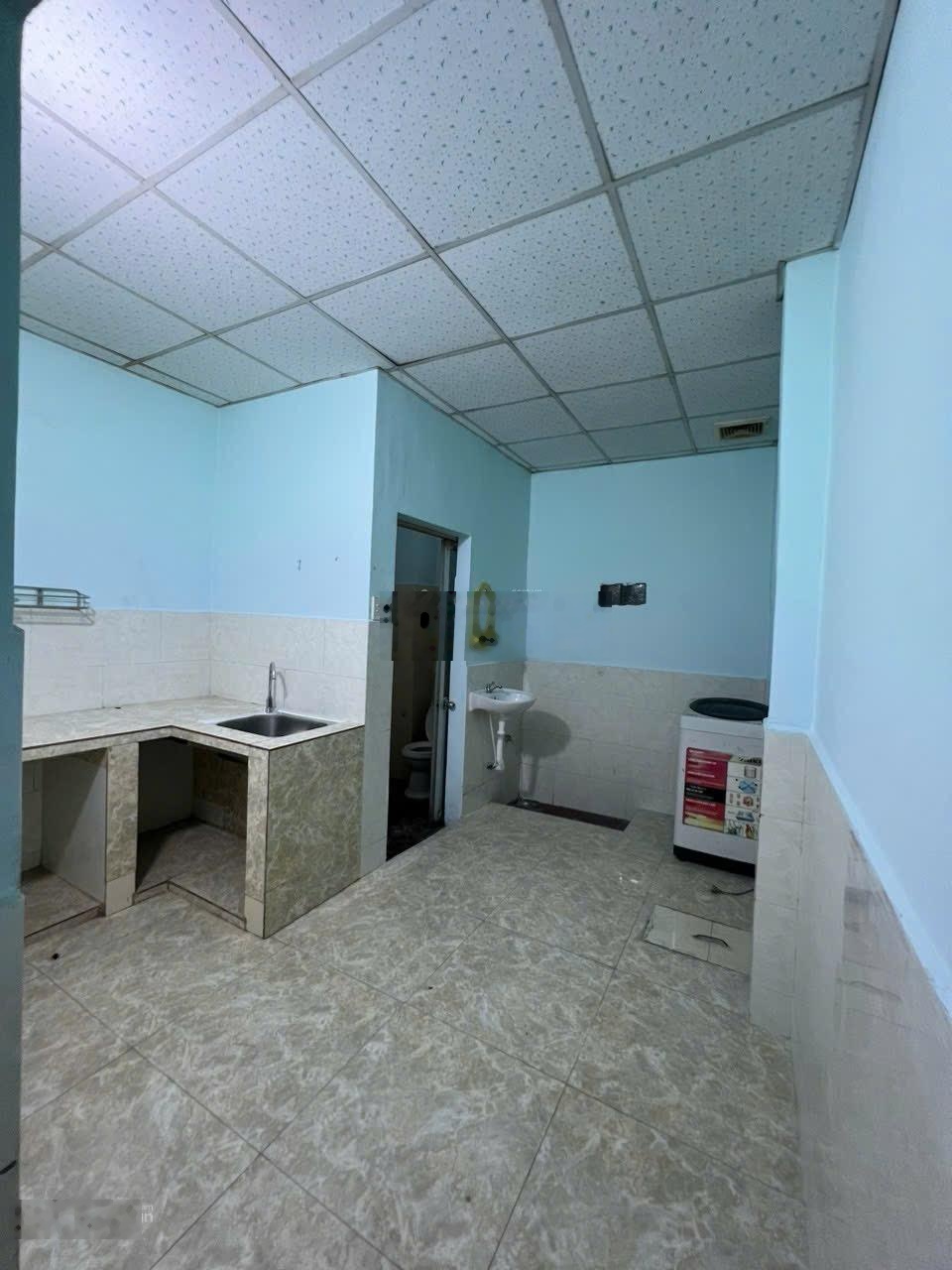 * Bán nhà 69m2 gồm 02 tầng kết cấu 06 phòng đang cho thuê 10tr/th Hẻm Hương lộ 02 Quận Bình Tân