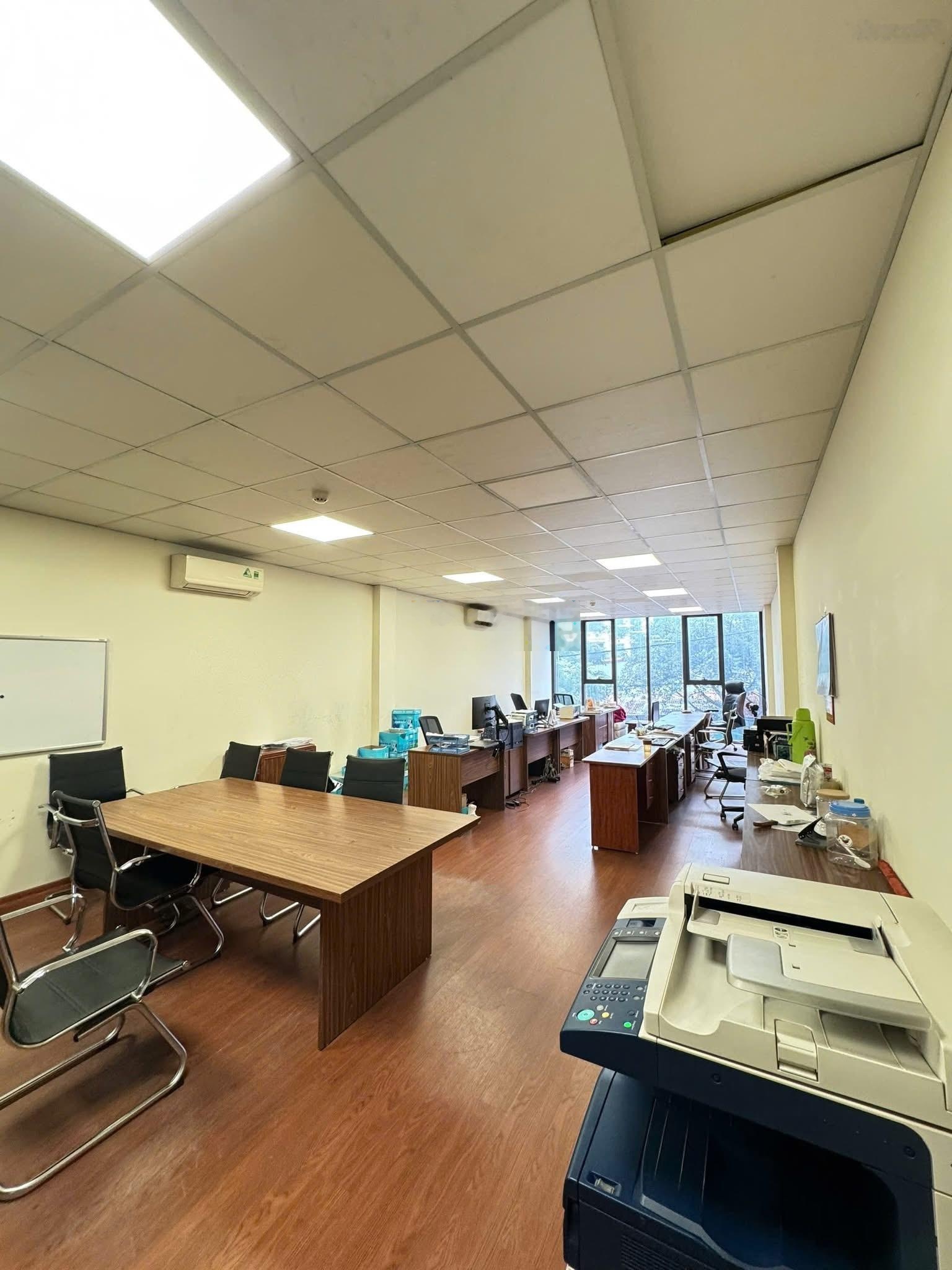 Bán toà văn phòng Trung Kính 75M2_MT 5.4M - 7 Tầng Thang Máy + 1 Hầm - Phân Lô Vỉa Hè Ô Tô Tránh