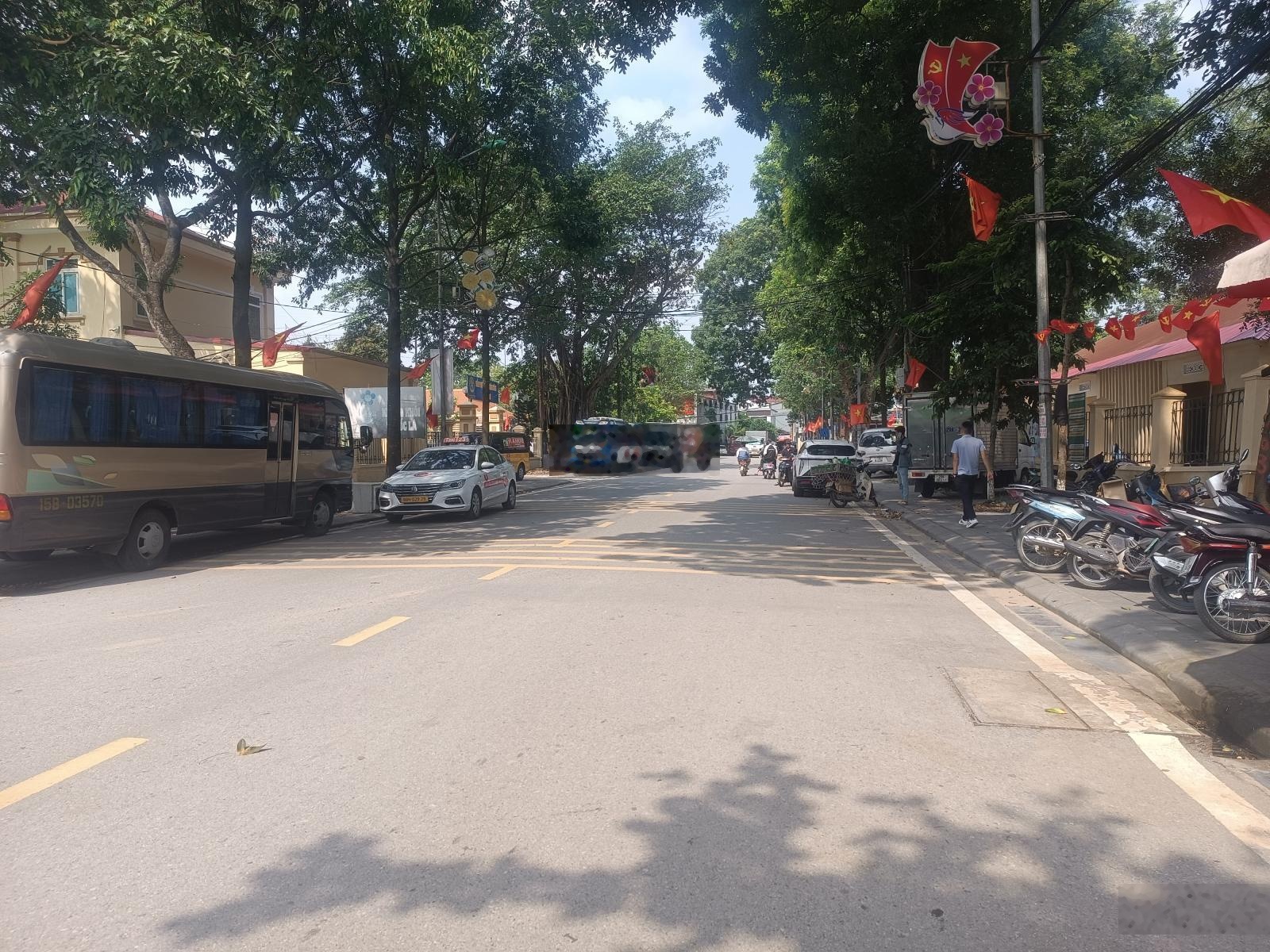 Bán 48m2 Nam, Hồng, chỉ 2,85 tỷ TL, ô tô đỗ cửa - Gần đường Võ Văn Kiệt - C Thăng Long 0983606868