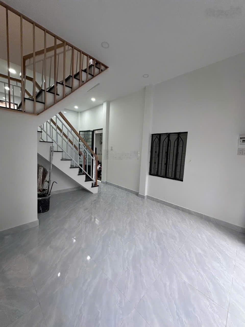 Giảm sốc 200 triệu nhà hẻm 2/4 Vạn Thạnh 2 mặt tiền gần chợ đầm, biển