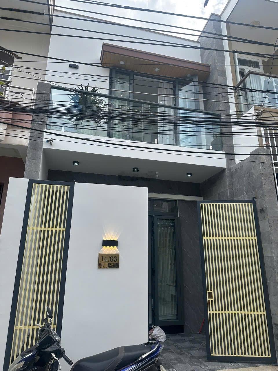 Bán nhà 2 mặt tiền hẻm ô tô Hải Đức nhà 2 tầng mới 3PN gần Lotte Mart