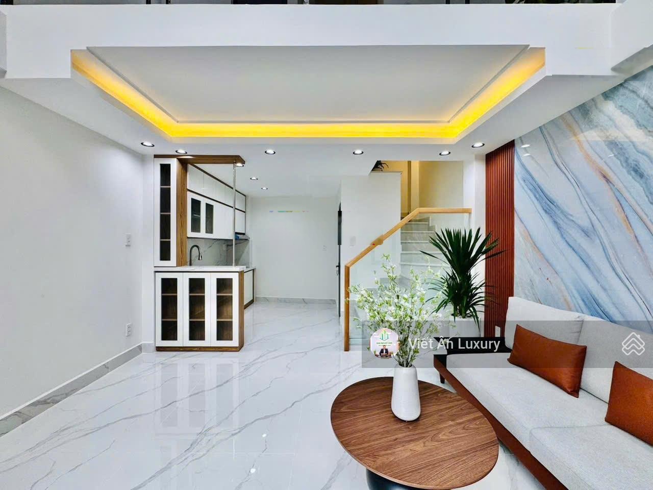 Nhà đẹp xây mới 100% trung tâm Bình Thạnh-3PN lớn. Hẻm 5m thoáng. Gần chợ Bà Chiểu, giá 7.7 tỷ