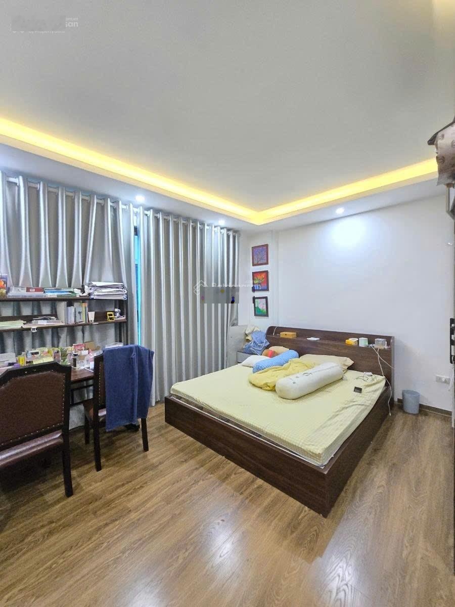 Bán gấp Văn Quán,Lô góc, nhà đẹp ở ngay + tặng full nội thất, gần hồ,nhà 35m2.Giá 10 tỷ