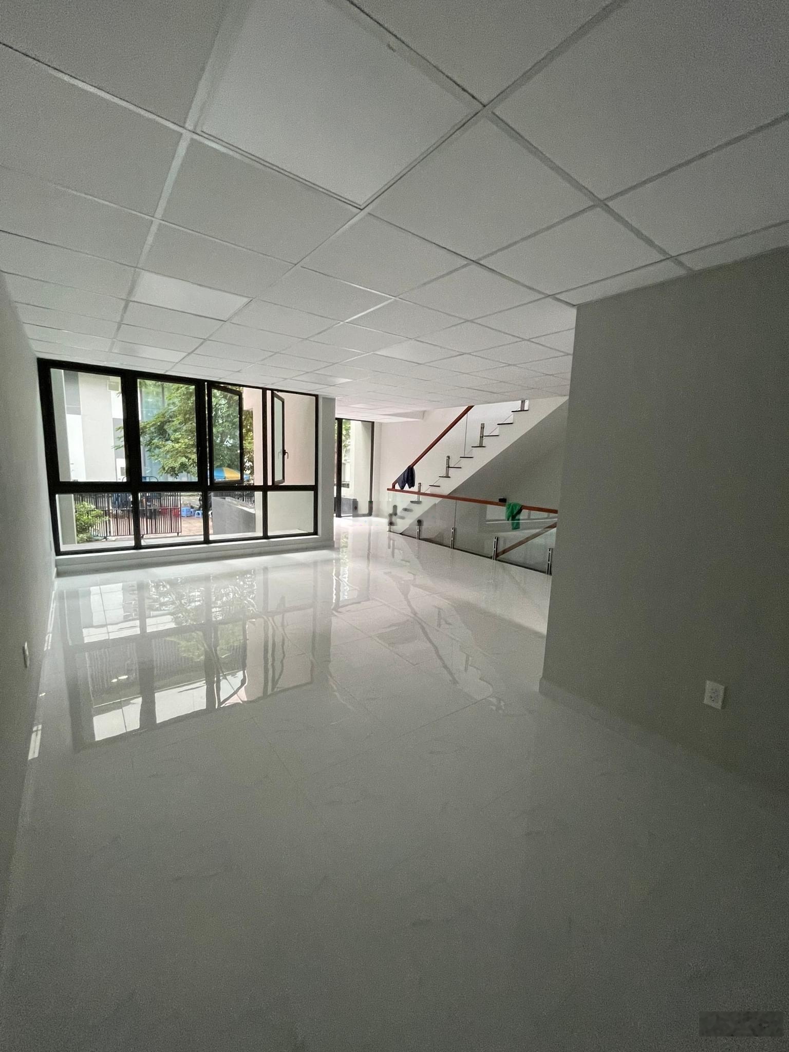 Siêu phẩm ! mtkd 164 đồng văn cống chỉ 35 tỉ 1 hầm 5 tầng nổi hoàn công