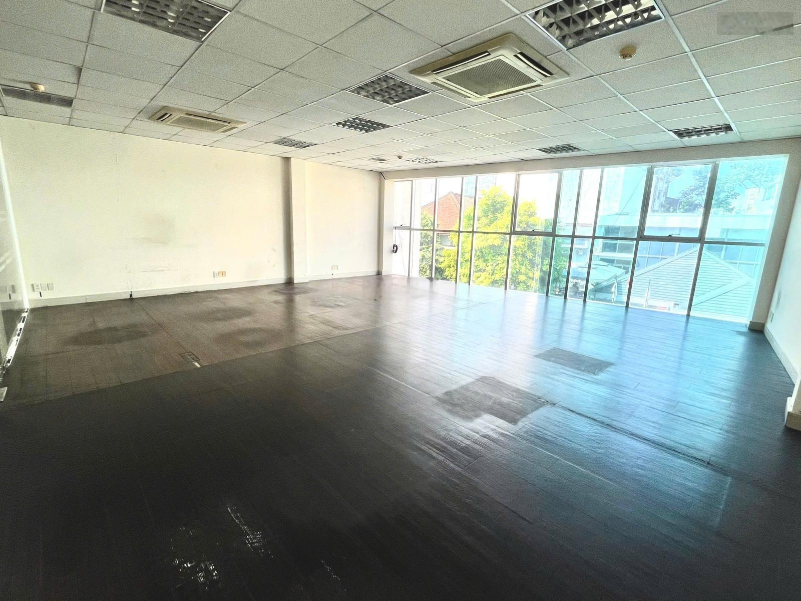 Cho Thuê Văn Phòng sàn 65m2 view kính sang trọng tại trung tâm đường Nguyễn Phi Khanh - Quận 1