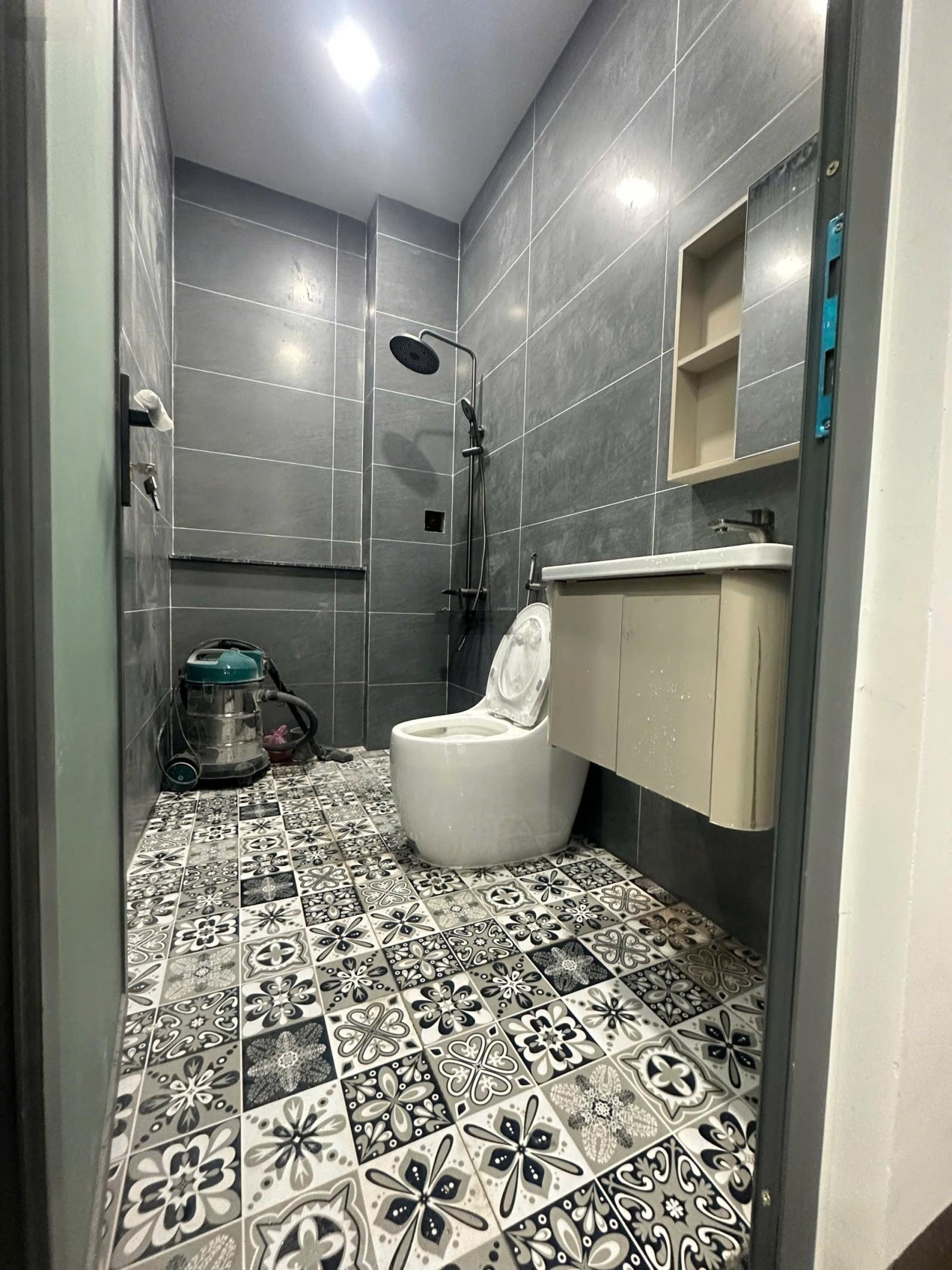 Nhà gần siêu thị Go đông hoà ngang 7m tổng 138m trệt lầu giá 6,9 tỷ tl