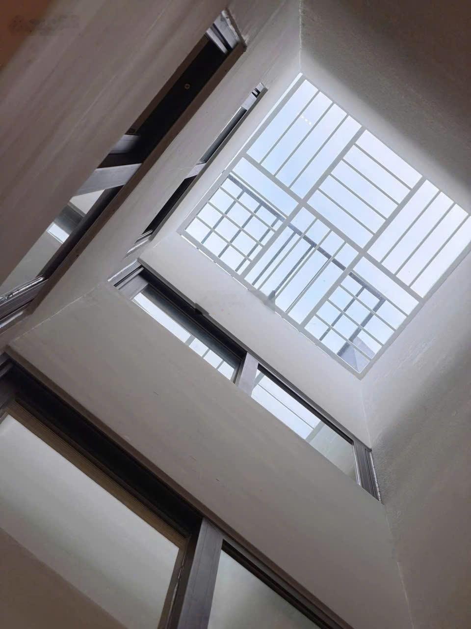 Siêu phẩm nhà 4 tầng kiệt gần 5m cách đường nguyễn tri phương chỉ vài bước