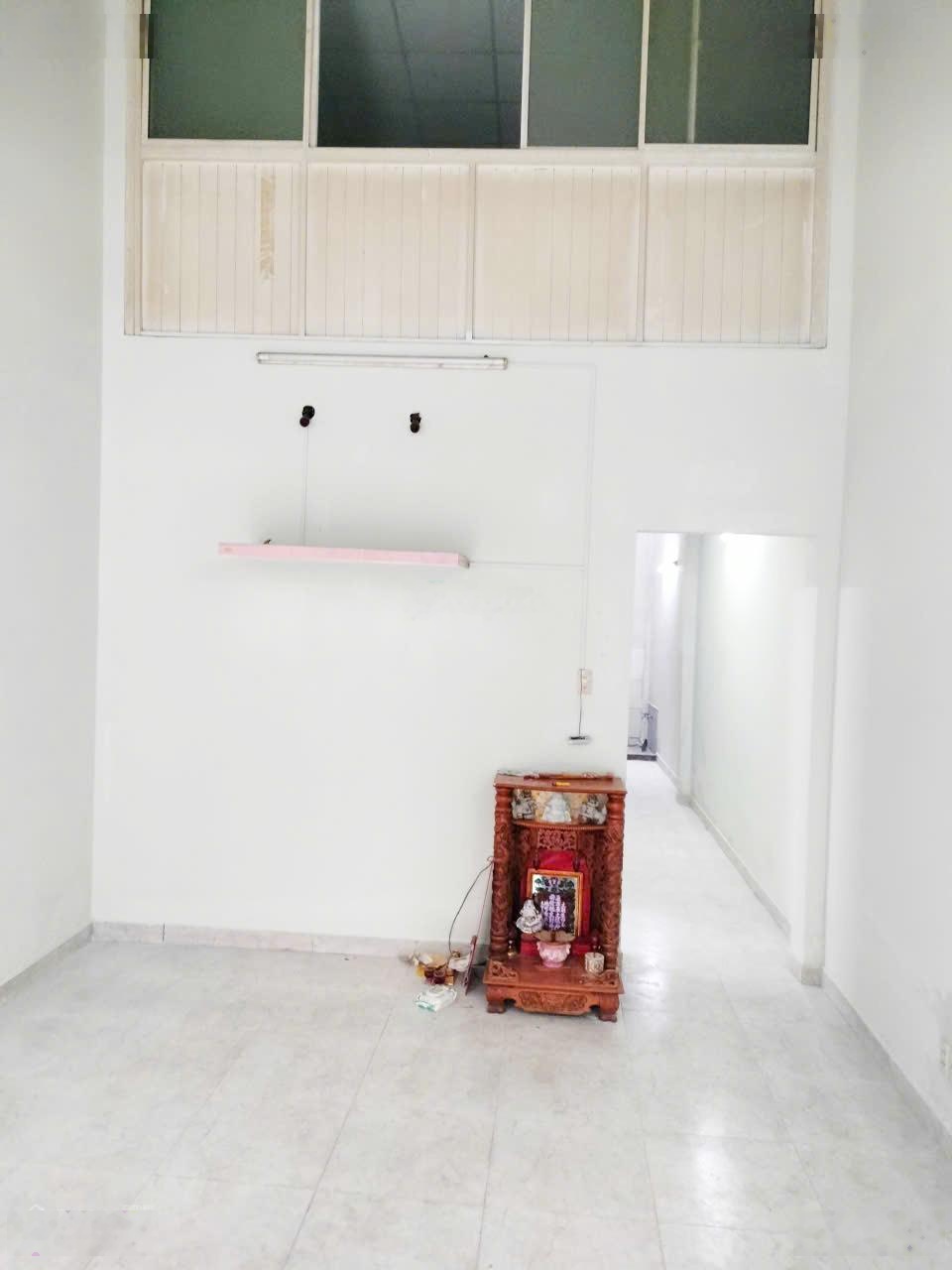 Cho thuê nhà MTNB Bình Phú 1, 4x16m, 1 lửng 2 phòng