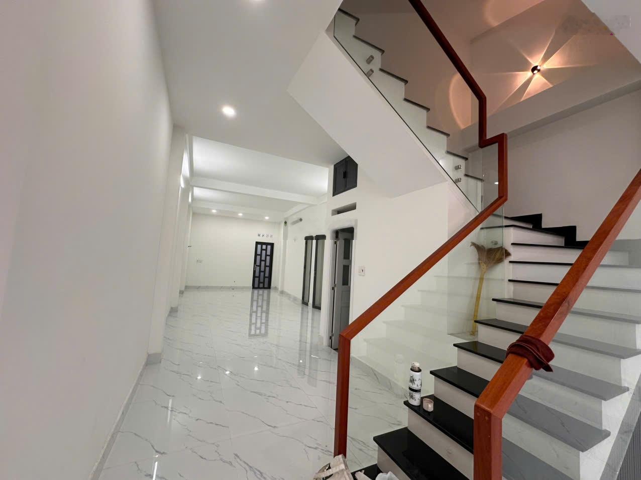 Nhà cho thuê MT Chu VĂn An, đường lớn mới mở, khu sầm uất nhất