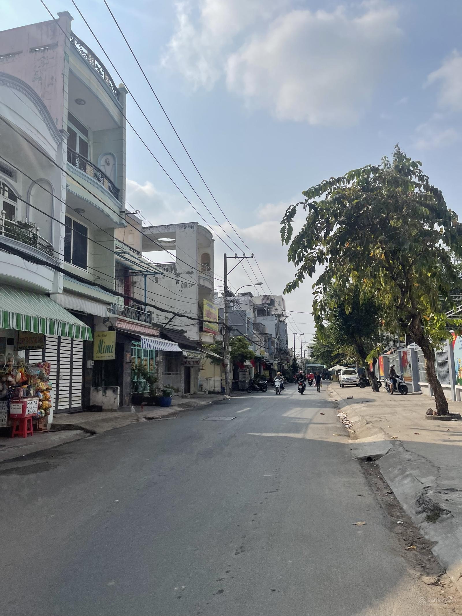 Nhà mặt tiền đường Liên Khu 1-6, DT: 4x18.7m trệt 1 lửng tiện xây mới hoặc cho thuê. Giá: 6tỷ490 TL