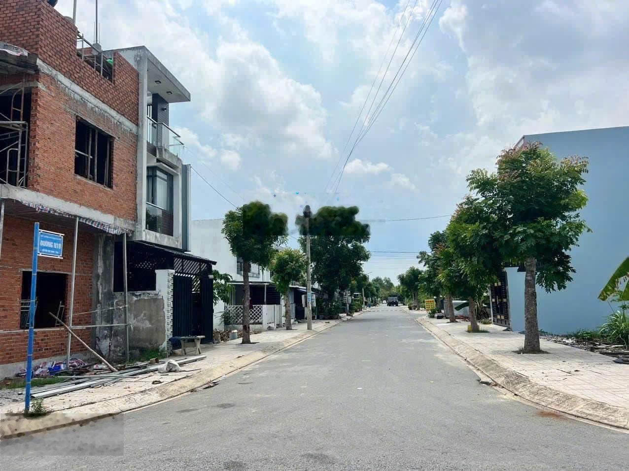 Bán lô đất 108m2 ( 6x18 ) vị trí cực đẹp ngay cầu long hưng ( cầu đồng nai 2 )-giá chỉ 1tỷ4-sổ sẵn