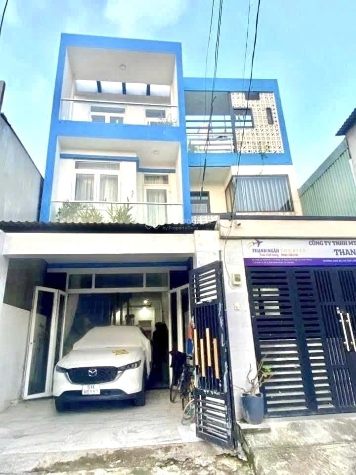 Nhà 3 tầng, hẻm nhựa 6m gần mặt tiền quốc lộ 13 Hiệp Bình Phước. Chỉ 6.9 tỷ TL. Tặng full nội thất.