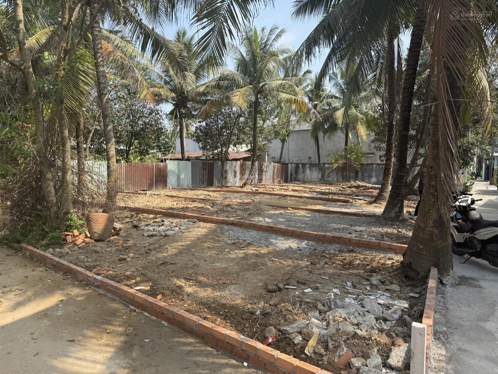 Bán 5 lô đất ở thủ đức - đường lò lu cách vinhomes ~ 1km - giá chỉ 59 triệu/m2