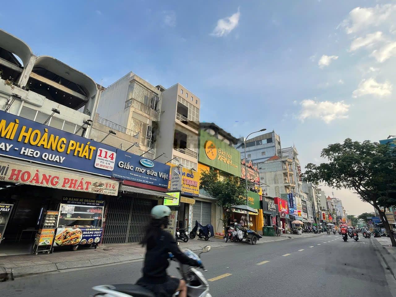 MTKD 114 Hoàng Hoa Thám - Tân Bình . DT: 6.5x29m , 4 tầng , giá bán 45 tỷ. Rất hợp ở hay KD, đầu tư