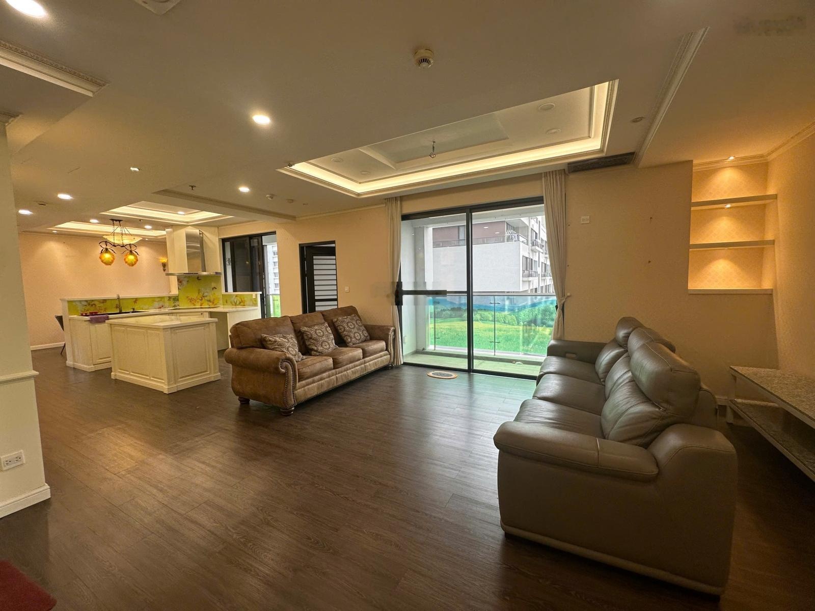 Bán rẻ Penthouse Hưng Phúc Premer DT178m2, nhà rất đẹp, 3 mặt view thoáng mát, giá chỉ 19 tỷ