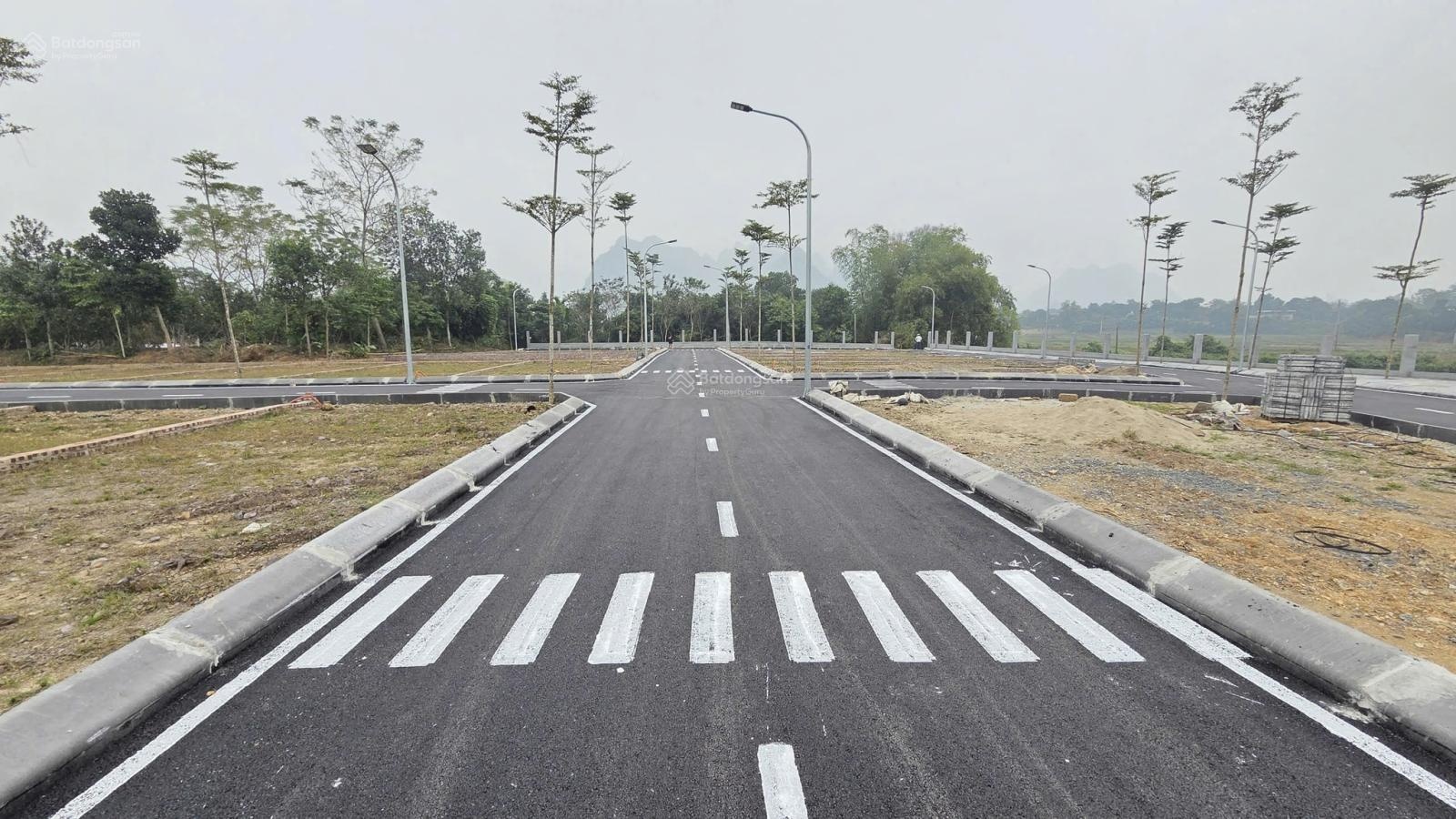 Anh chị đầu tư đất nền liên hệ ngay-hàng vip sổ hồng có sẵn-hạ tầng giao thông nhà nước bao quanh