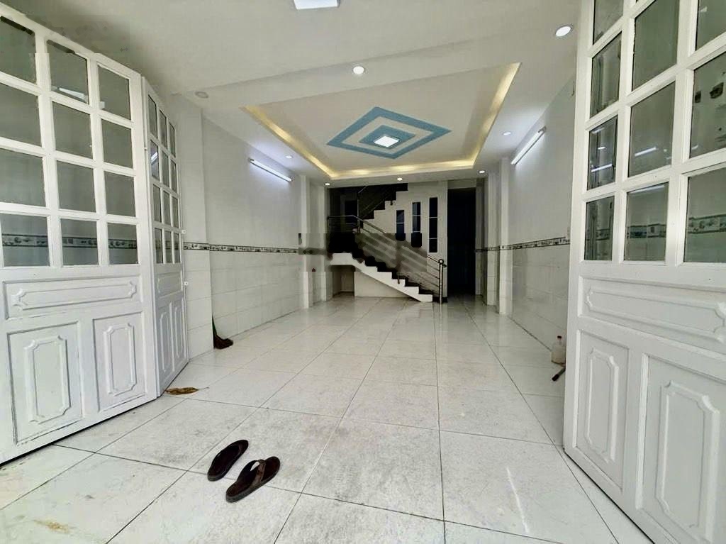 Nhà hẻm 6m thông - ngang 4m chuẩn đẹp - giá đầu tư quận bình tân