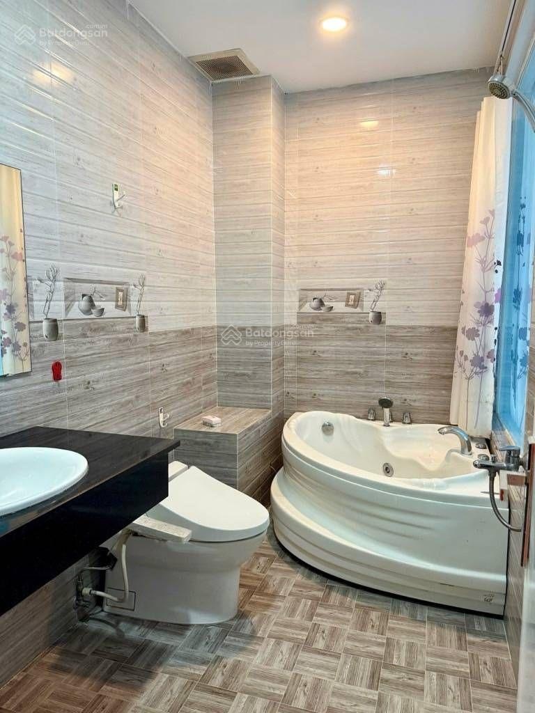 Thống Nhất - 5m x 20m - 2 Tầng - 4 PN - Hẻm Xe Hơi Thông