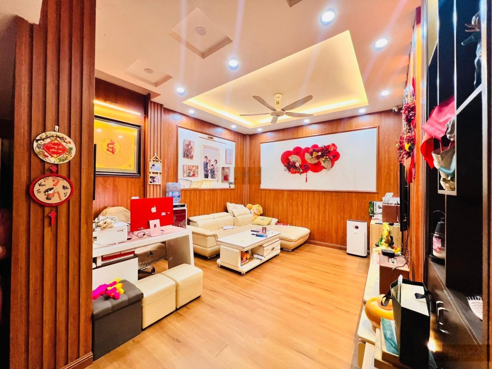 Bán nhà kim mã - ba đình - 50m2 - nhỉnh 13 tỷ - 5 ngủ - mặt tiền khủng - dân xây - sát mặt phố