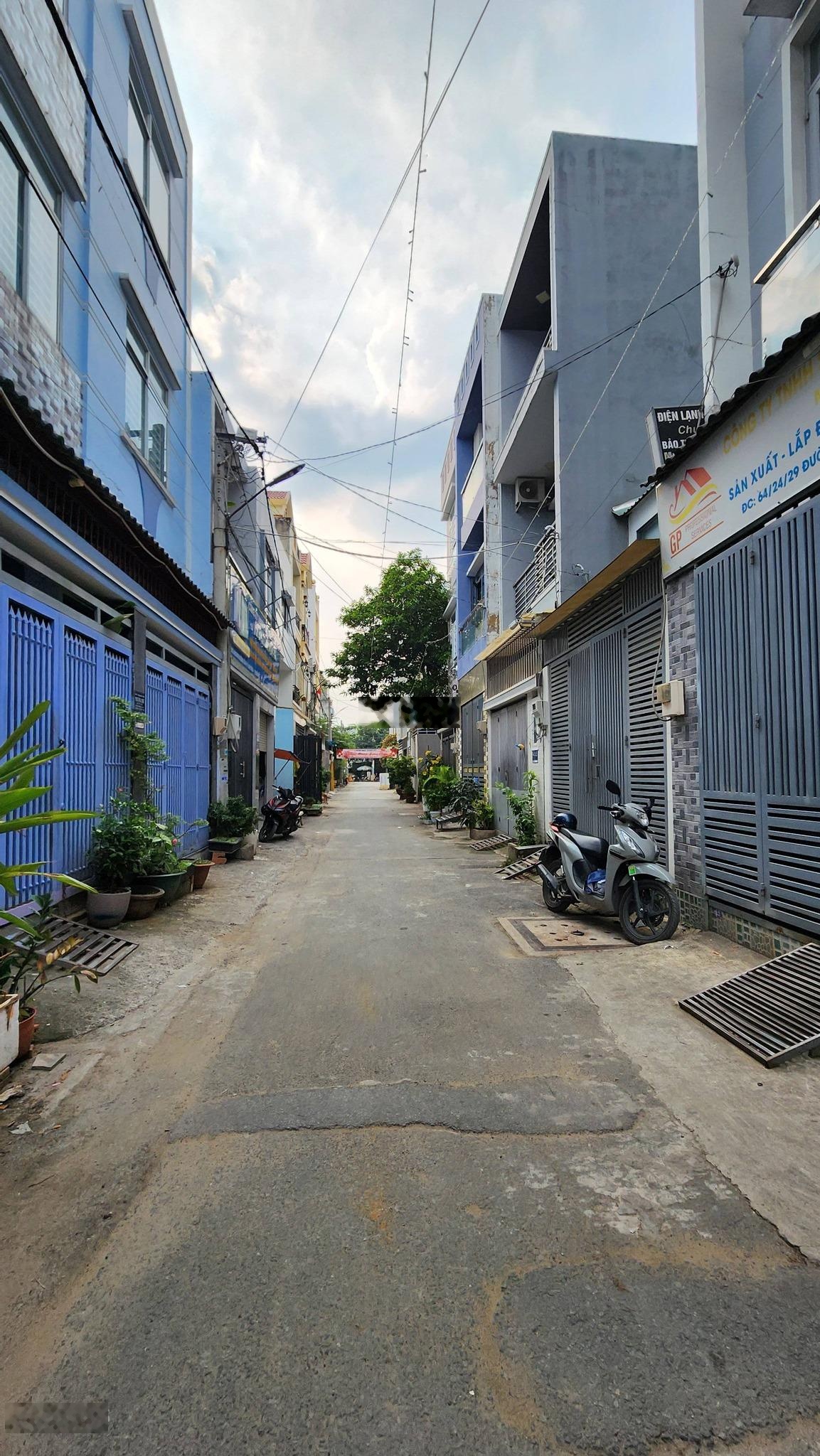 Cho thuê nhà 2 Tầng đường số 8, p. linh Đông. SD 110m2 Gồm 2pn2wc giá 8tr/tháng