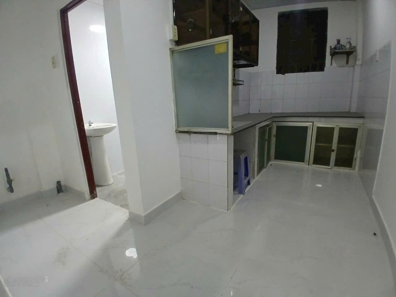 Cho thuê nhà cấp 4 Đường Số 11, P.Linh Chiểu.DT 70m2, 2pn1wc, sân để xe 7.5tr/tháng