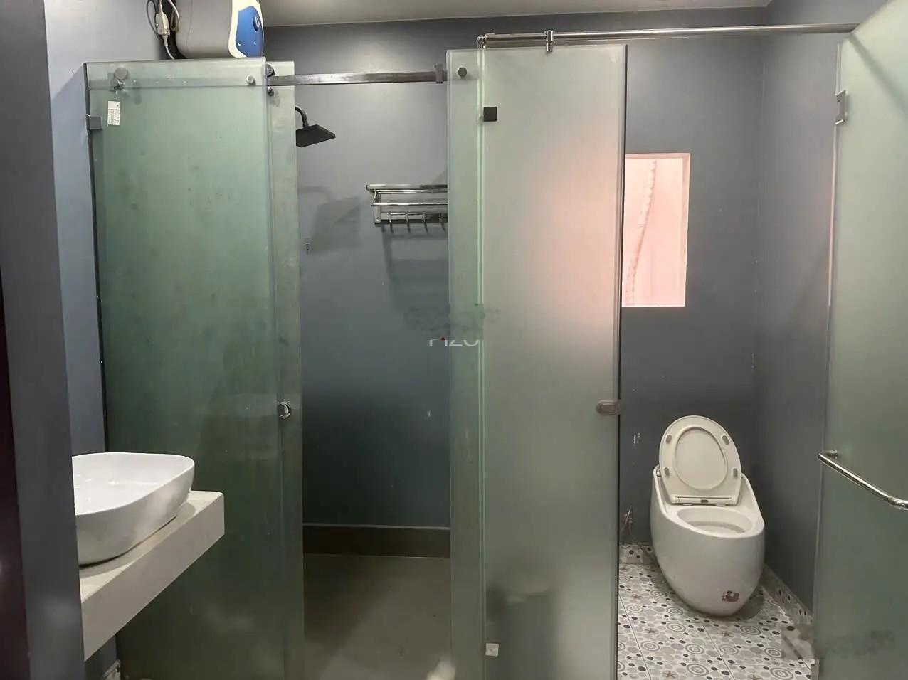 Nhà phố Hồ Văn Huê. 7.1x16. 5 tầng, giá chỉ 33,9 tỷ, khu vip sân bay. Công chứng ngay.