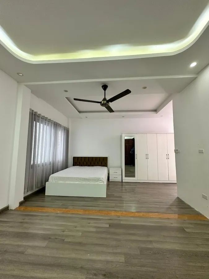 View hồ tây - 2 mặt ngõ - ô tô đỗ cửa - ô chờ thang máy - chủ thiện chí bay nhanh