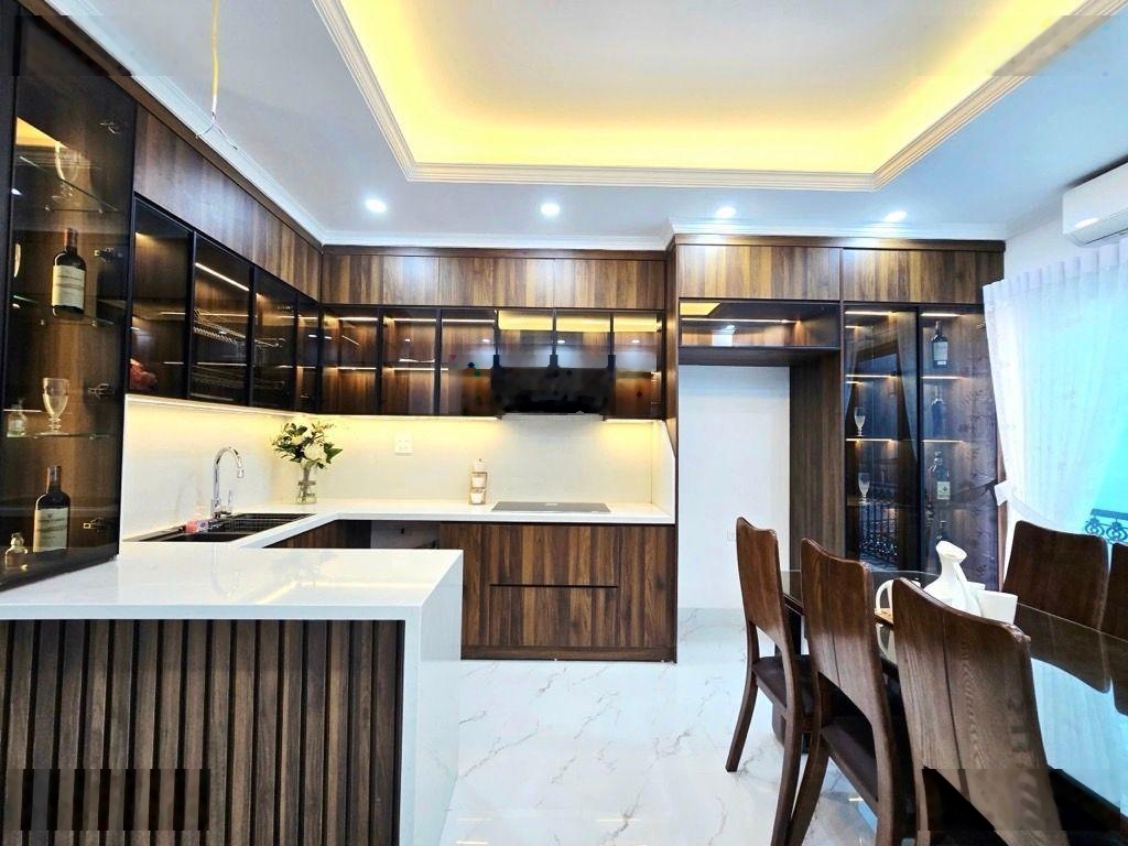 Bán nhà Mỹ Đình gần SVĐ Mỹ Đình, dt 50m2 nhà 4 tầng dân xây giá chỉ 11 tỷ 8.