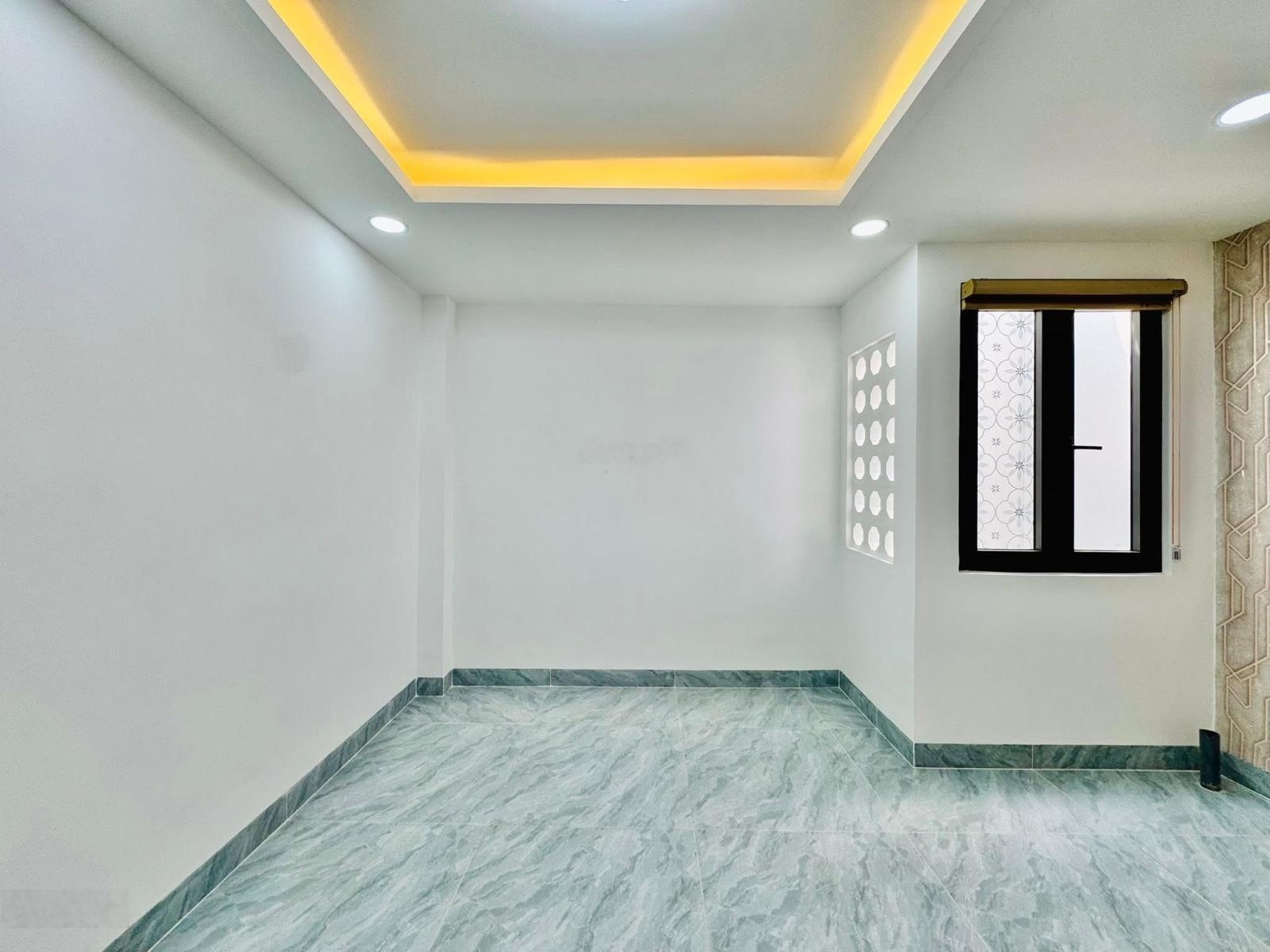 Sở hữu nhà mặt phố 82,5m2 Trần Phú - P7 - Quận 5, gần vòng xoay Trần Phú, cho thuê 19tr/th