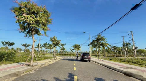 Đất gần sân bay Long Thành giá tầm 2tỷ - hơn 100m2 full thổ cư - Mặt tiền đường 45m - Sổ hồng riêng