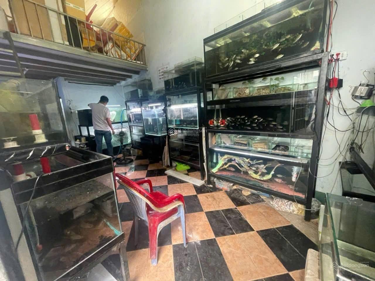 Bán đất tặng nhà trọ cũ,gần đường Hoàng Diệu 2, gần bên Đại học Sư Phạm Kỹ Thuật,gần ngã tư Thủ Đức