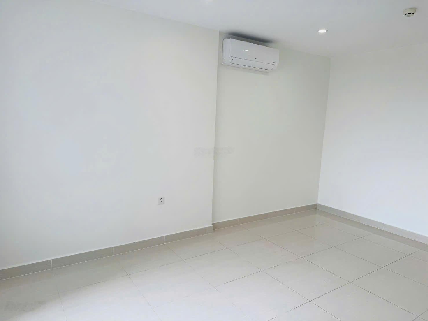 Bán nhanh căn studio diện tích lớn 34m2 S9 The Origami giá rẻ nhất đã có sổ hồng 2 tỷ bao thuế phí