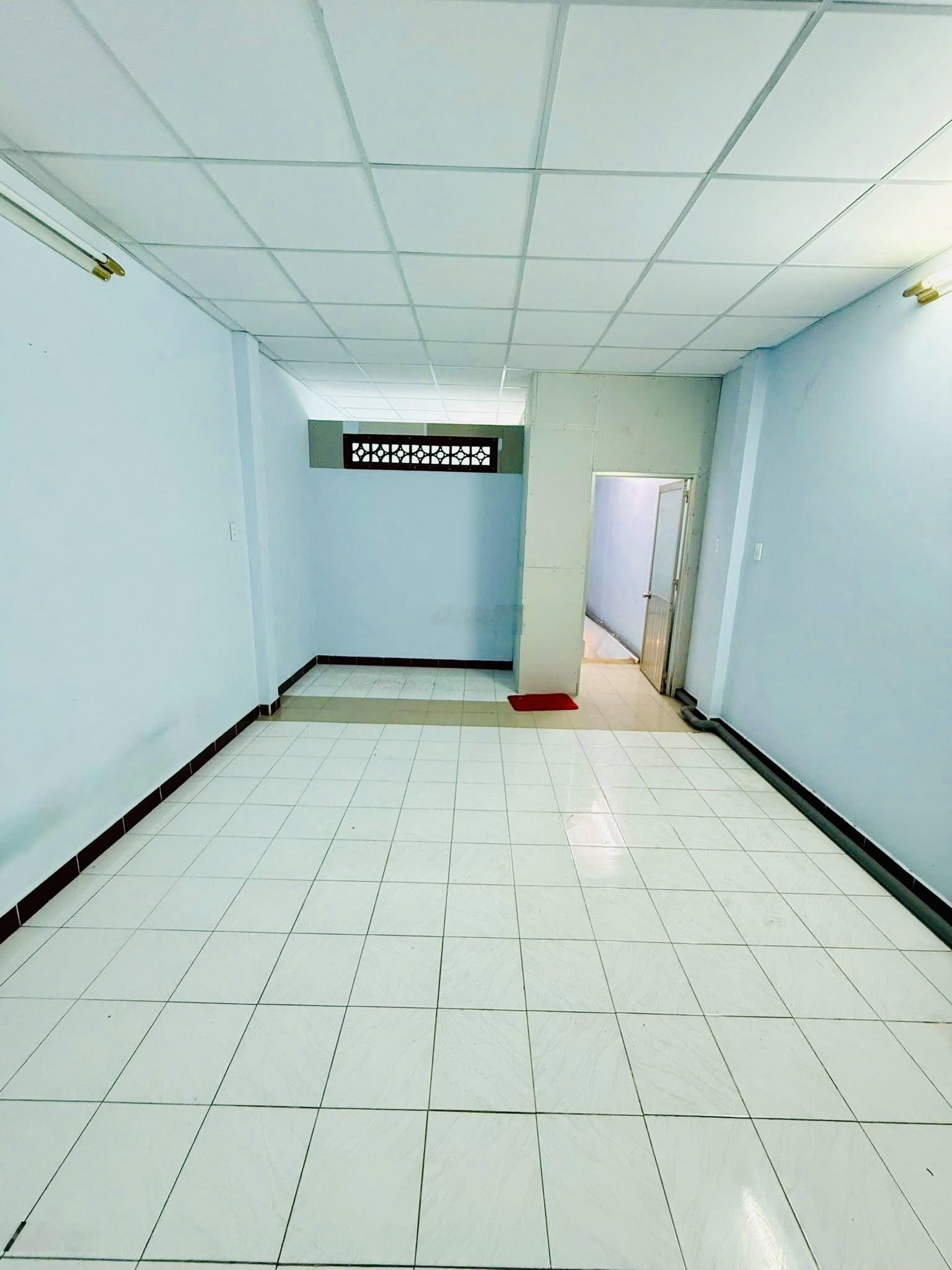 Gò Vấp, Emart 2, Nhích 4 Tỷ Ô Tô Vào Nhà