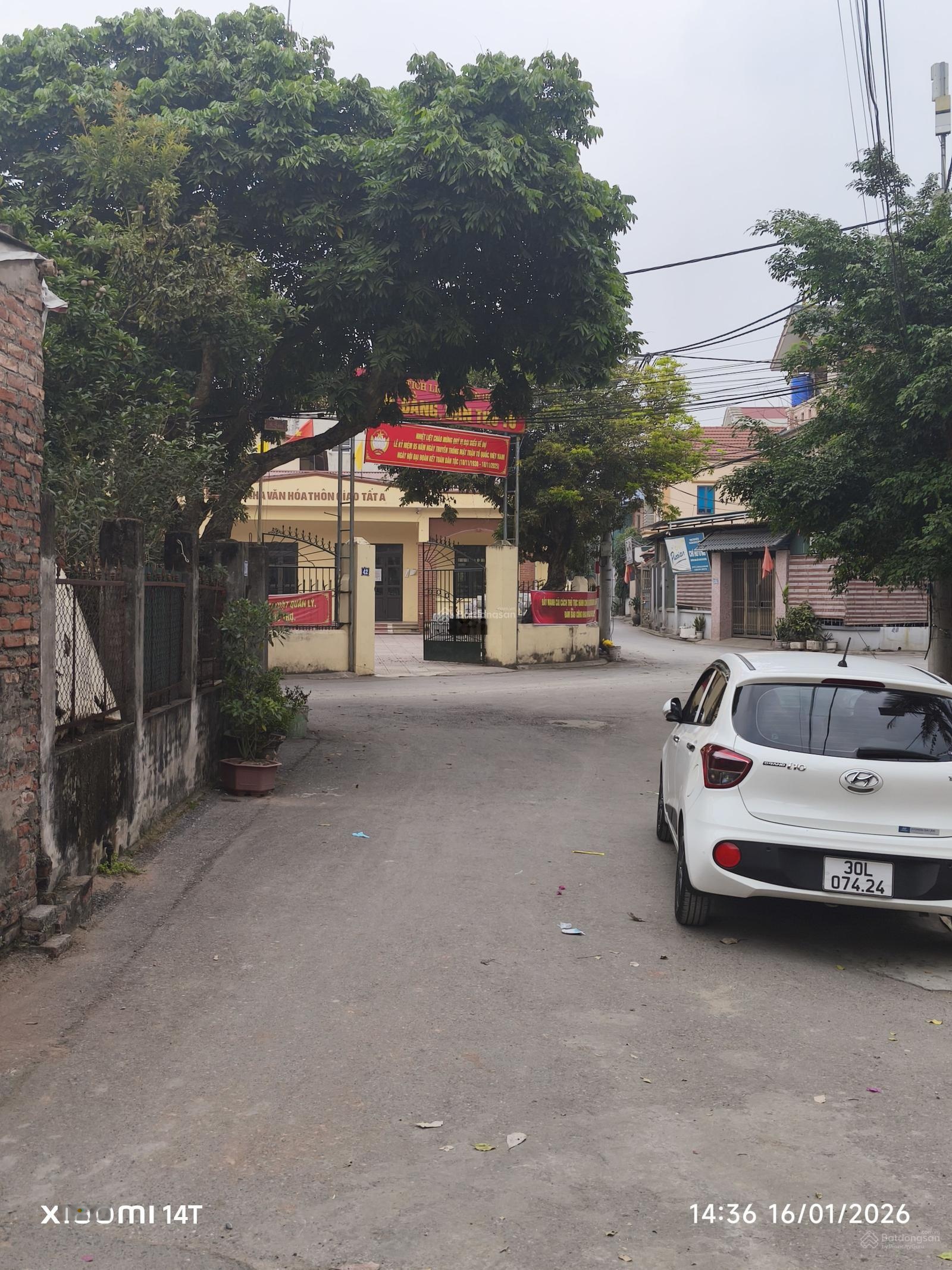 Gia đình cần bán lô góc trục chính, kinh doanh, ngay sau trường Đại Học Luật giá chỉ 6,xtr/m