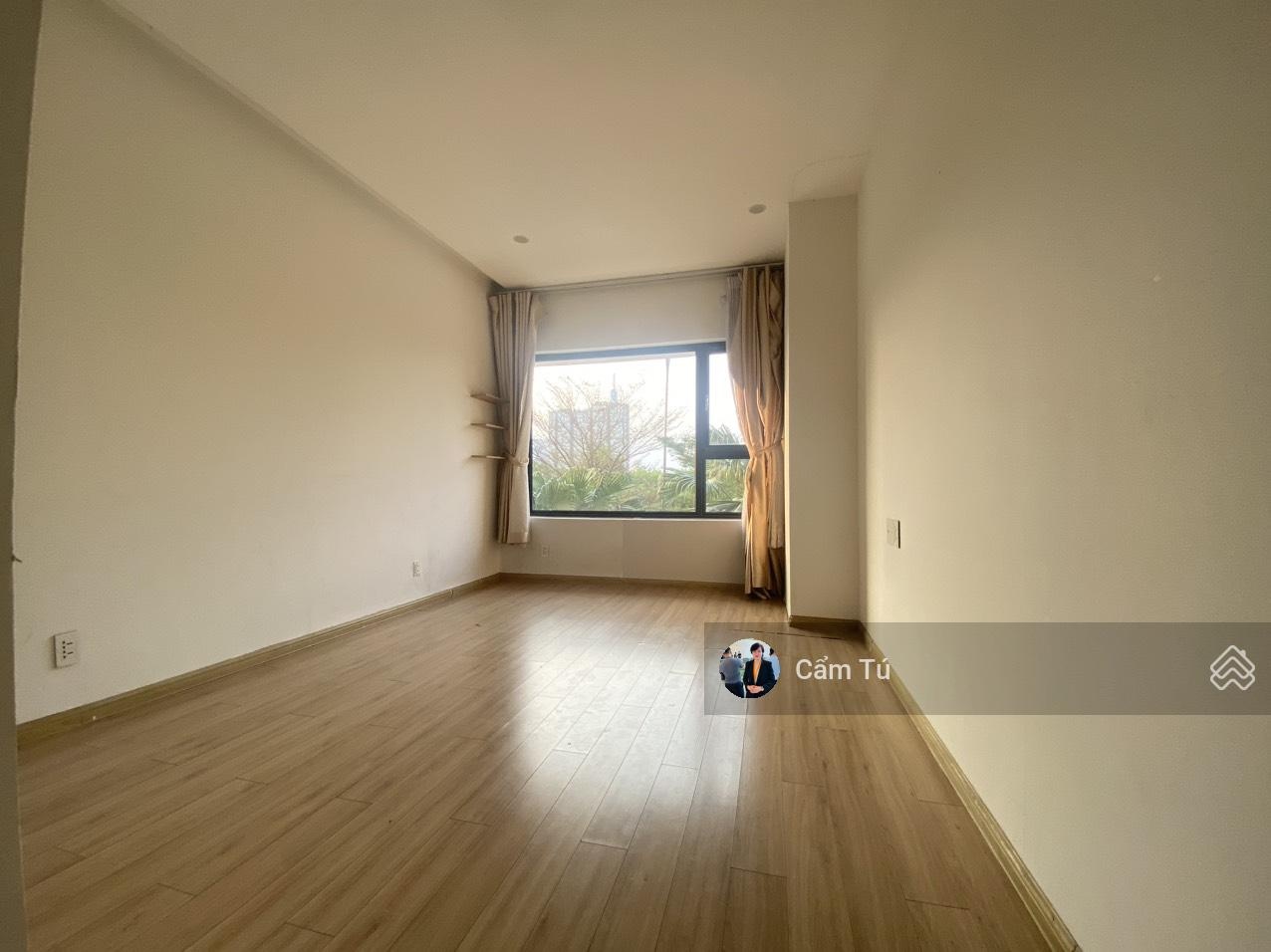 Cần bán căn 2 phòng ngủ, 75 m2, giá 7 tỷ sẽ trừ lại 5% ra sổ