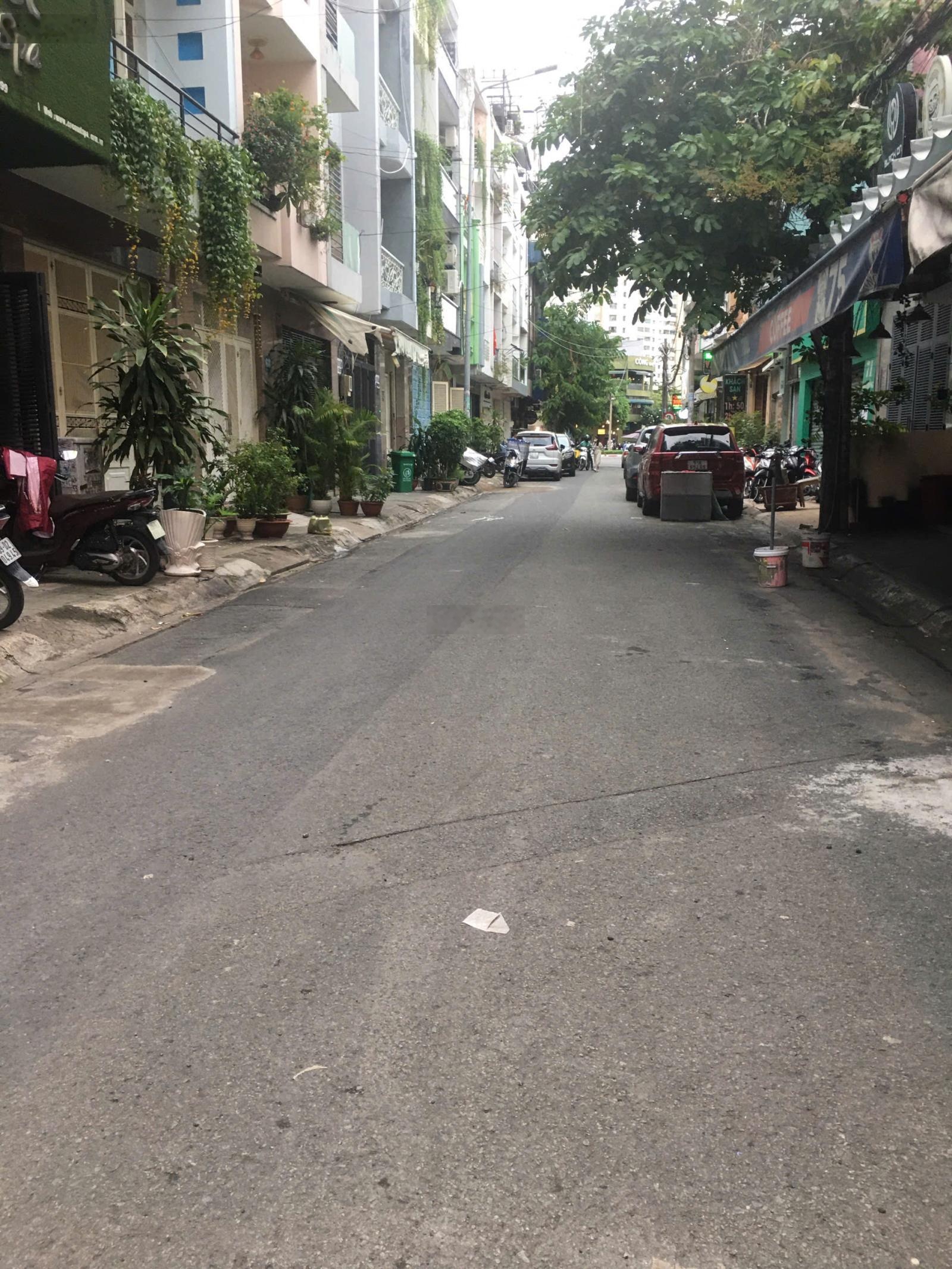 Bán nhà đường nguyễn hữu cảnh rộng 12m xây 4 tầng giá 18.7 tỷ