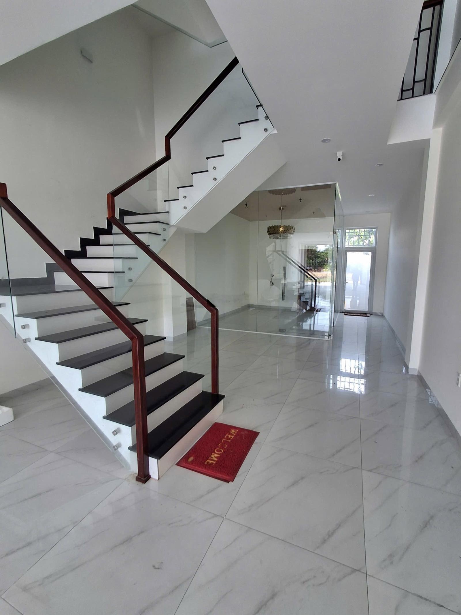 Bán nhà mặt tiền đường số 13 KĐT Lê Hồng Phong 2 TP Nha Trang Diện tích 100m Giá 10.7 tỷ