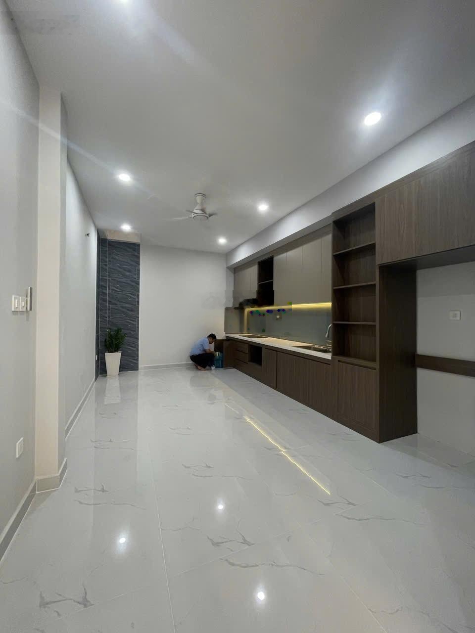 Hẻm nhựa xe hơi thông phường 14 Tân Bình. 60m2 1 trệt 2 lầu