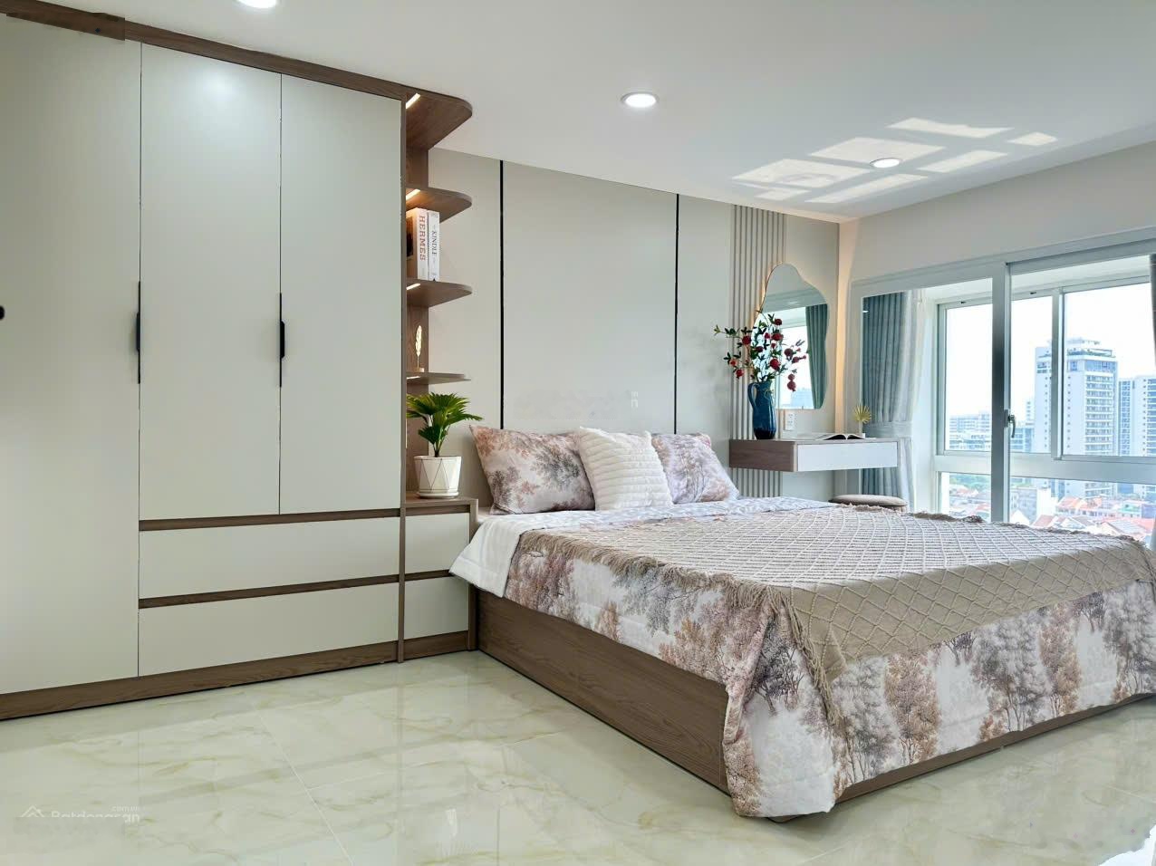 Bán căn Duplex Sky 1, Phú Mỹ Hưng, DT 71m² + lửng, 4PN 2WC. Giá 8,1 tỷ TL